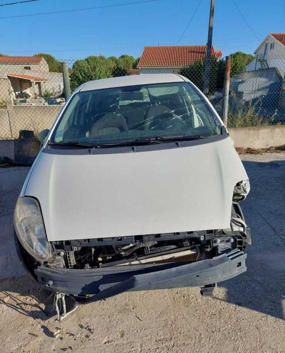 Para Peças Fiat Grande Punto 1.2 de 2016 com boa mecânica
