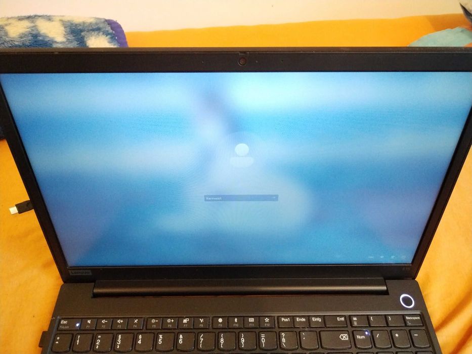 Lenovo Octacore 15.6" i5/16GB/385Nvme como novo