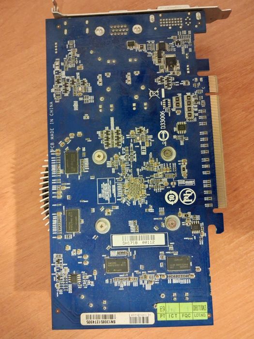 Продам відеокарту AMD hd6670 2gb ddr3 без доп живлення