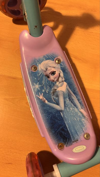 Trotinete Elsa ( Frozen)