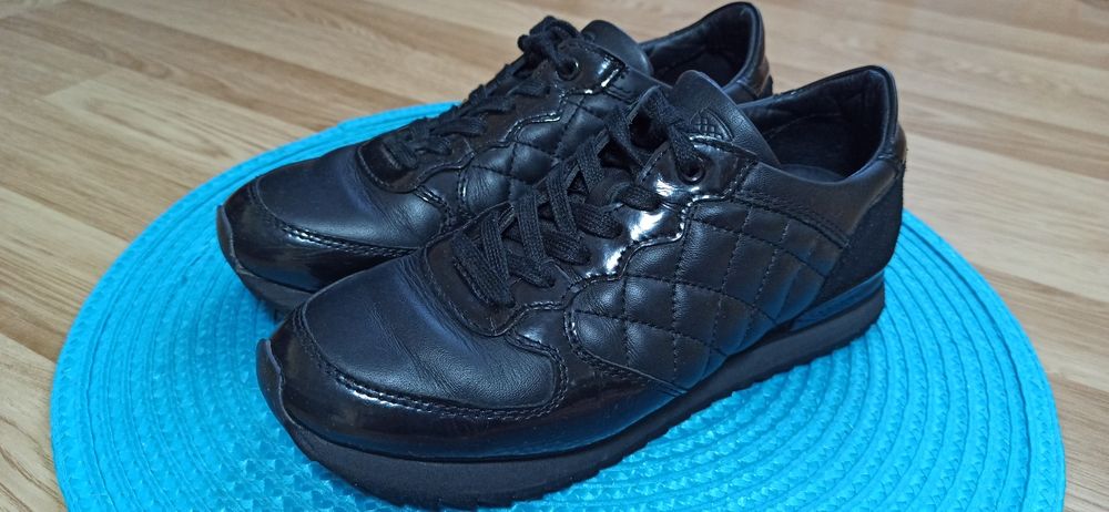 Продам шкіряні кросівки Naviboot.