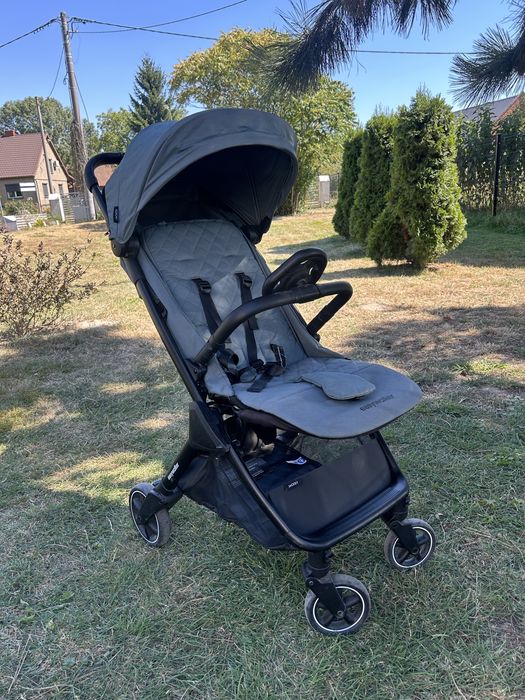 Easywalker Jackey kompaktowy wózek spacerowy Frost Green