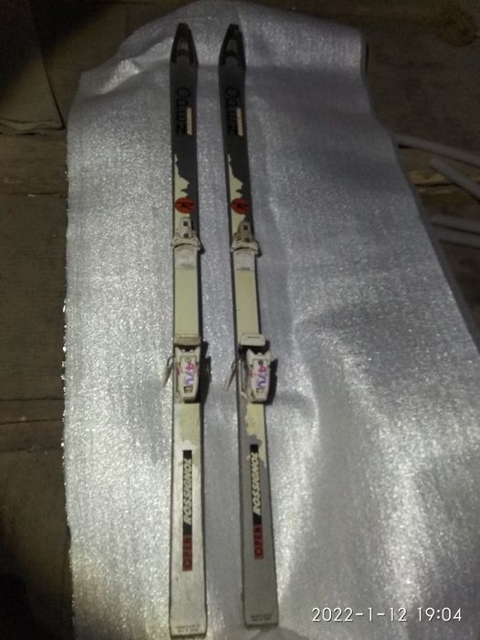 Продаю горні лижі