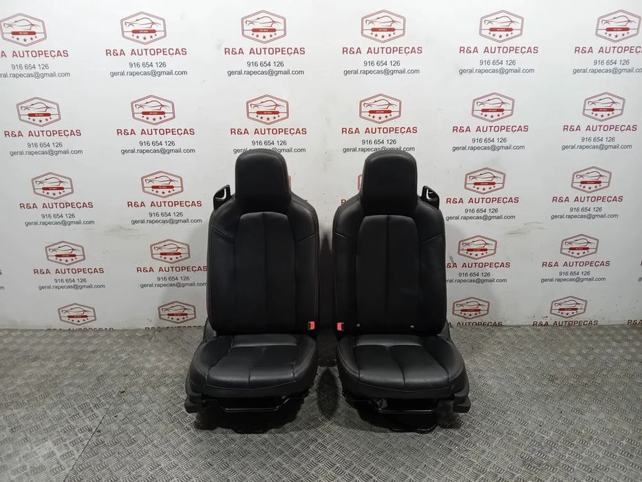Conjunto de Bancos Mazda MX-5 NC em Pele Original
