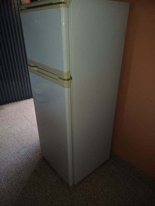 frigorífico a funcionar