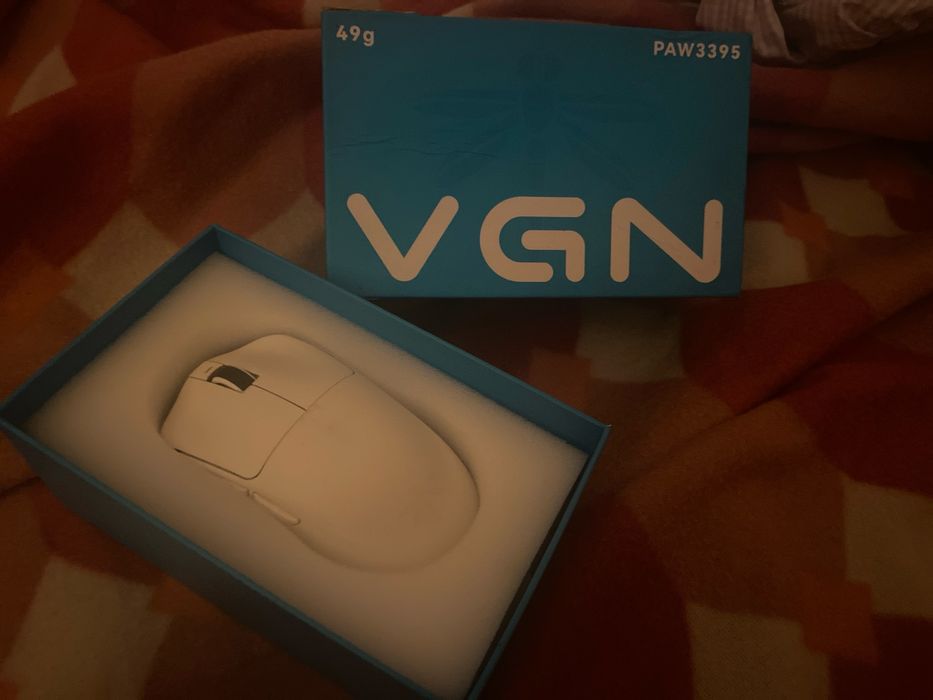 Rato Gaming VGN Dragonfly F1 Pro – Sem fio, ultra leve, ótimo estado!