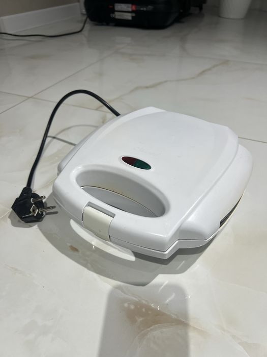 Бутербродниця Gril Maestro MR-710 (750 Вт)