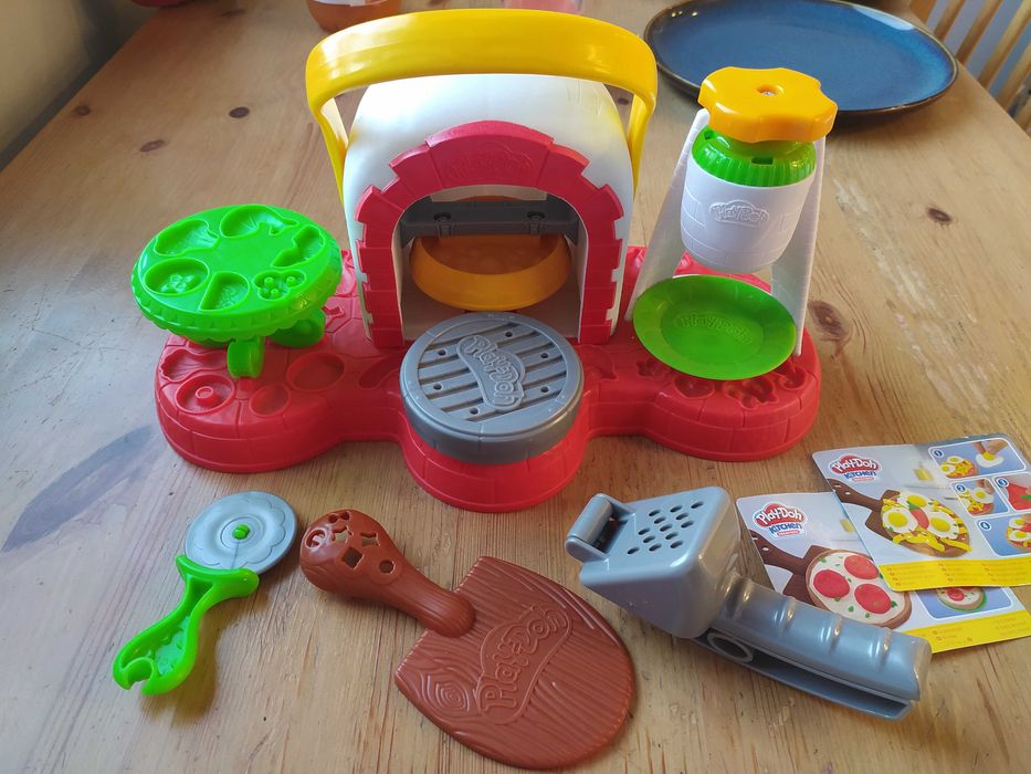 Zabawkowy piec do pizzy play dough