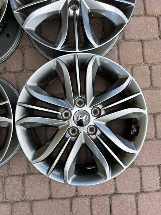 Oryginalne alufelgi Hyundai 5x114,3 17 cali CZUJNIKI Tucson IX35 Antracyt