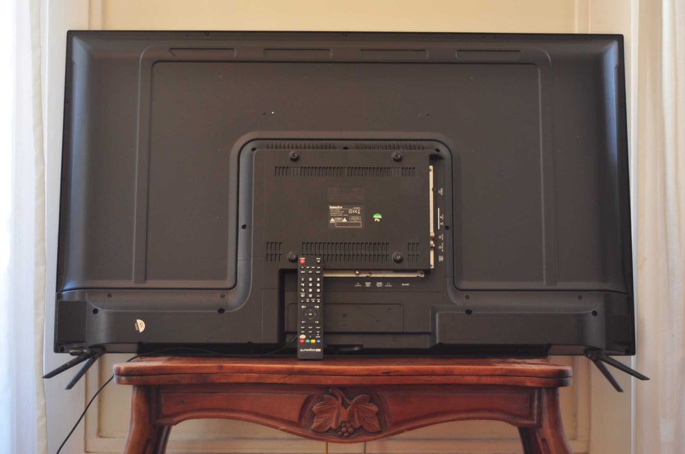 ** reservada** televisão LED 4K Ultra HD de 50 polegadas