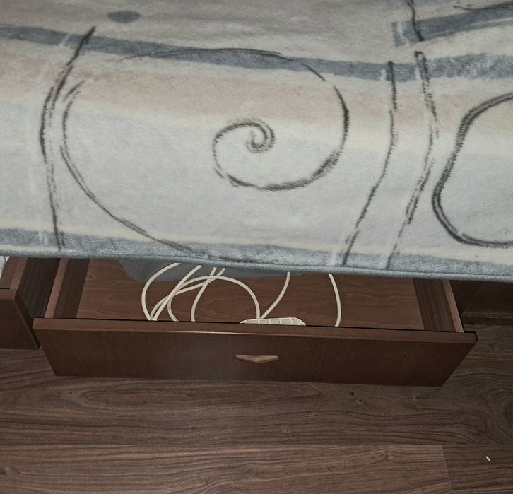 Cama de solteiro com 2 gavetões