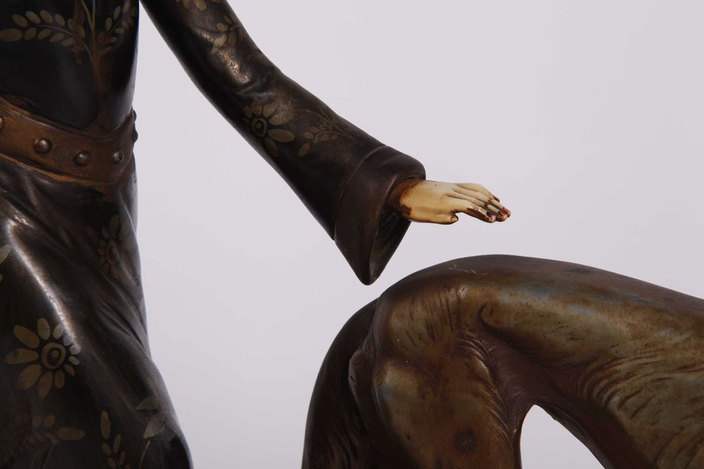 Escultura Senhora com cães – zamak