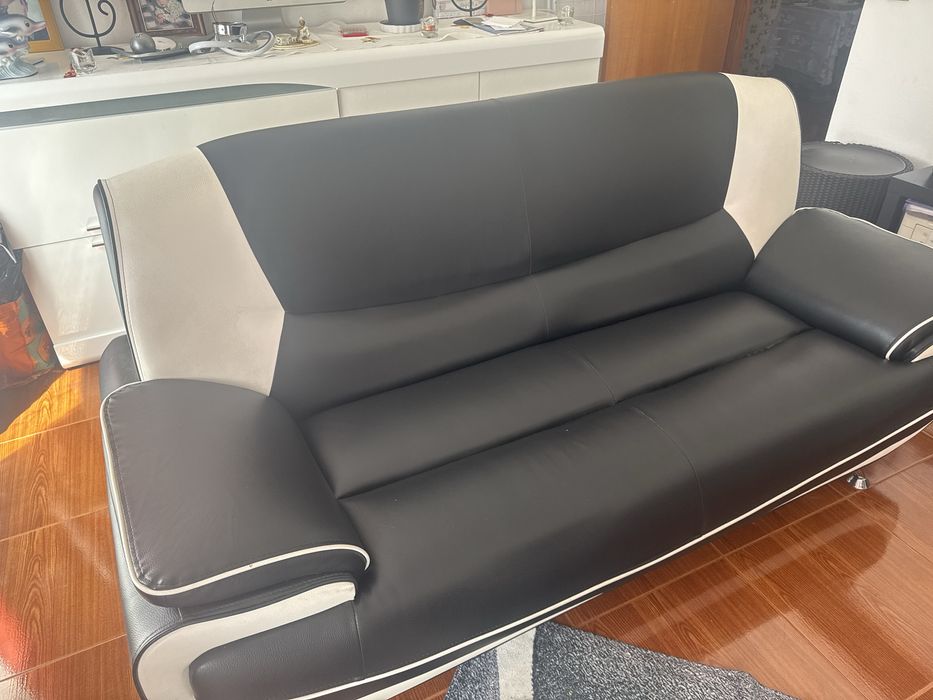 Sofas em pele preto e branco