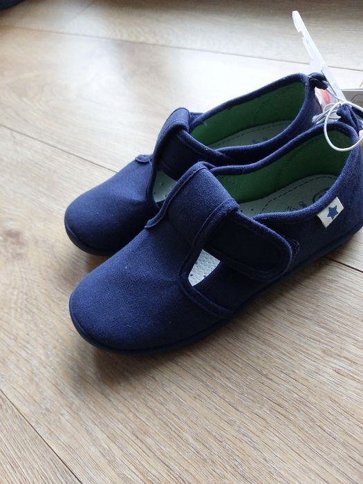 Nowe kapcie Cool Club roz. 30