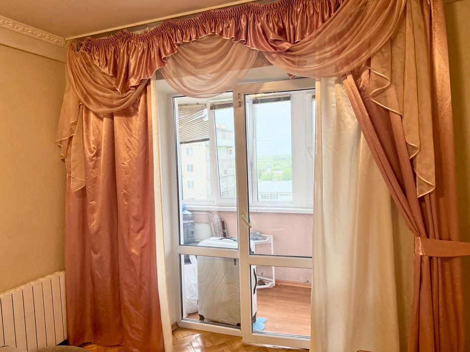 Продам шторы розовые
