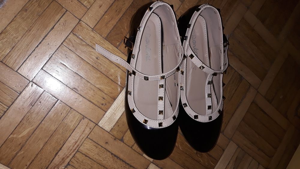 Buty dziewczęce  lakierowane