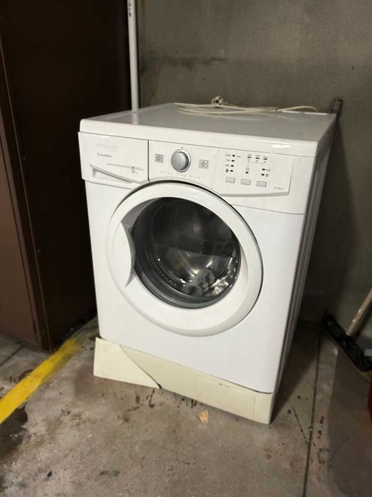 Máquina Lavar Roupa Fagor 1F-1810 (avariada, para peças)