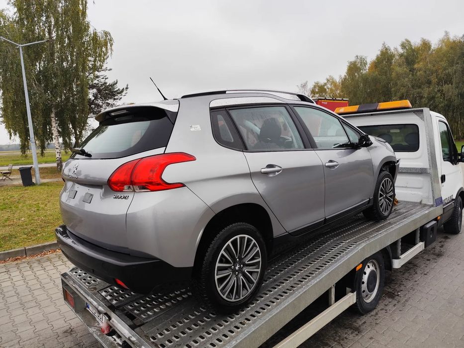 Peugeot 2008 2013 rok 100 TYS przeb tablet czujniki park wymieniony rozrzad