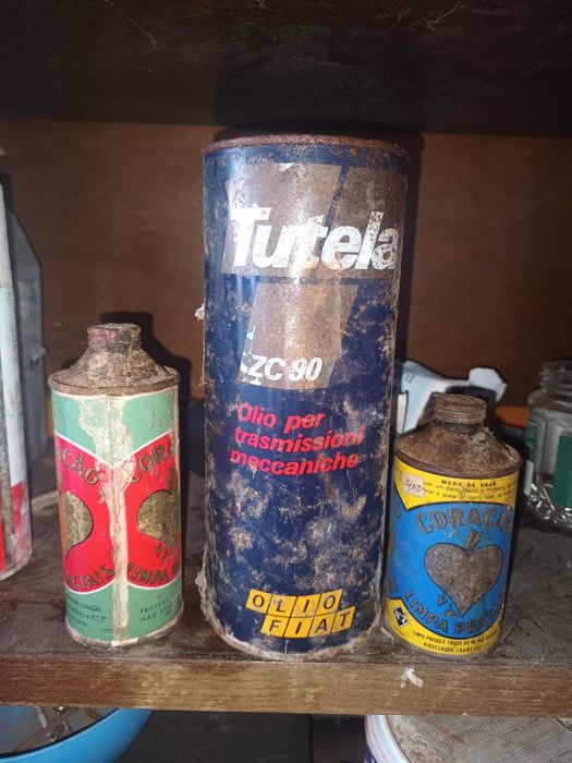 Latas antigas (tintas, oleo, etc.)