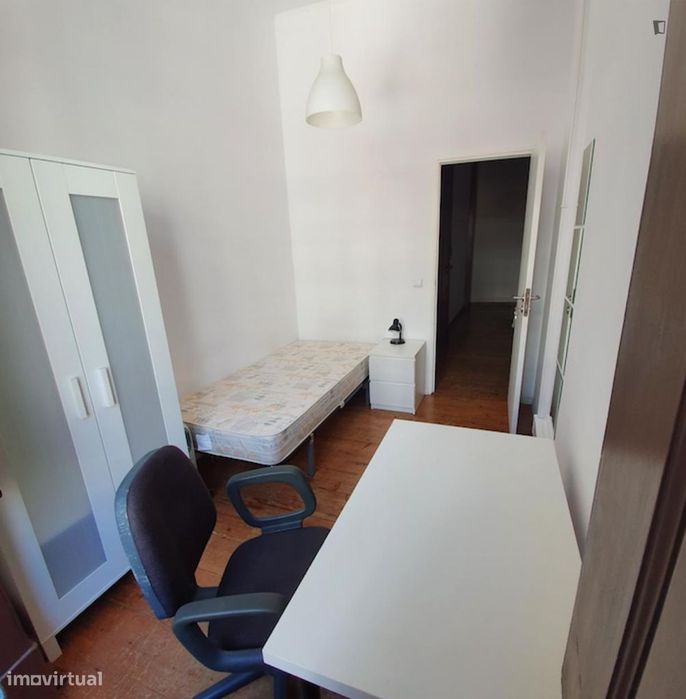 Quarto - localizado em Alcântara Lisbon