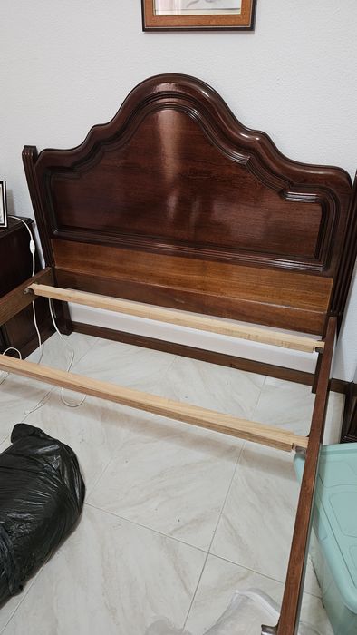 Cómoda + espelho + 2 mesas de cabeceira