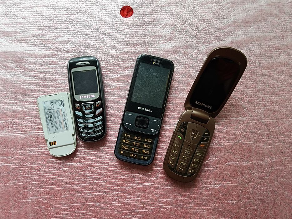 Samsung C230 рабочий  и др. на зап.части. Лот 3 шт.