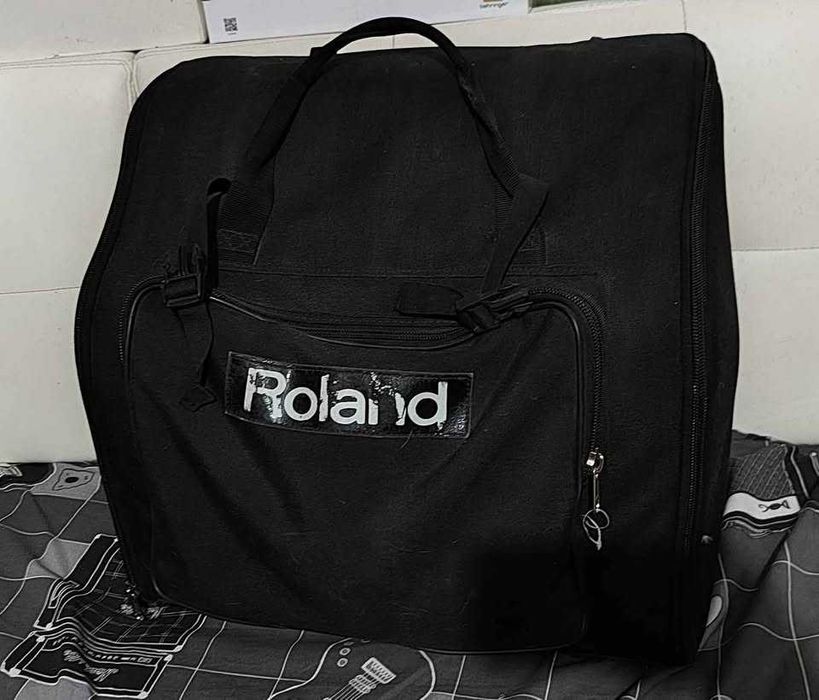 Roland FR3S com mochila