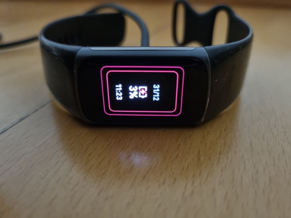 Fitbit Charge 5 Advanced Fitness Health Tracker