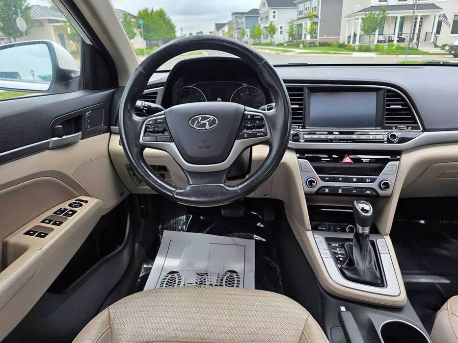 Hyundai Elantra Limited      2018