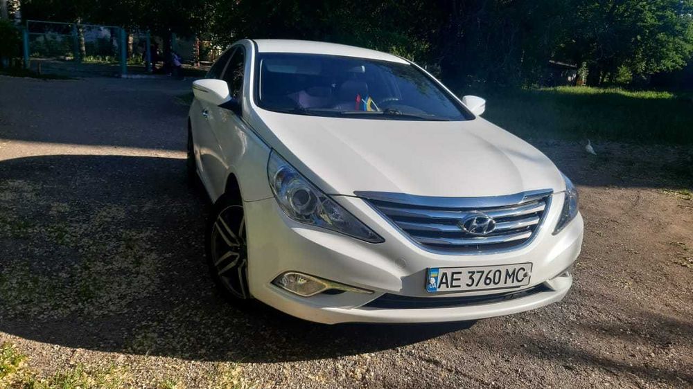 Hyundai Sonata 2015 VIN KMHEC41LBGA683817 фото оголошення 2 з 10