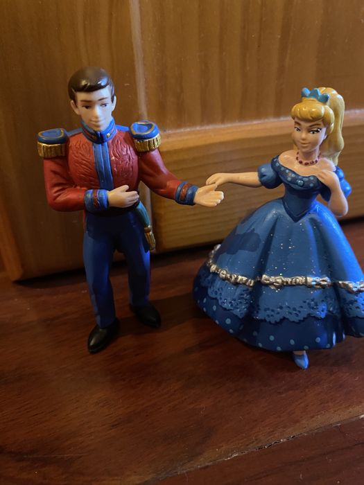 Figuras da disney430537766780293121