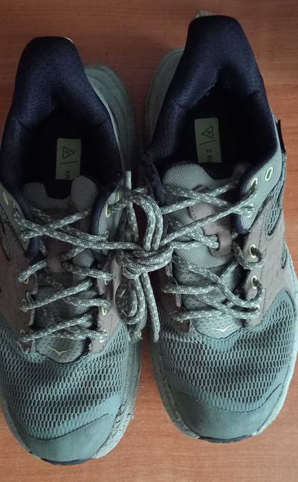 Продам взуття HOKA