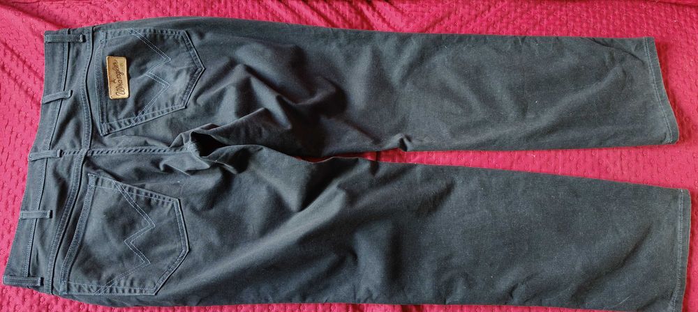Wrangler Texas Stretch. W33 L32
