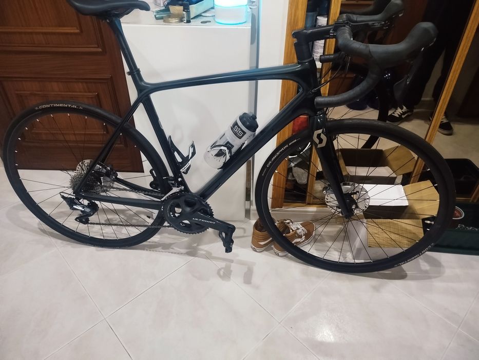 Bicicleta de estrada scott addict 2022