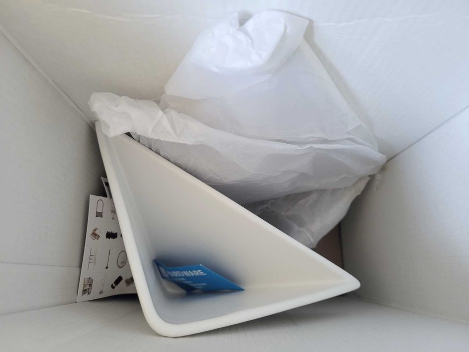 NOWA Wisząca ceramiczna osłonka na doniczkę UMBRA Trigg