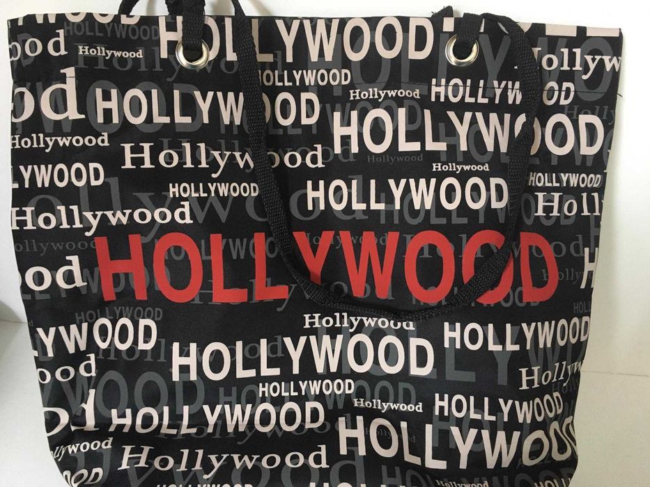 Saco Preto, Branco e Vermelho a dizer HOLLYWOOD