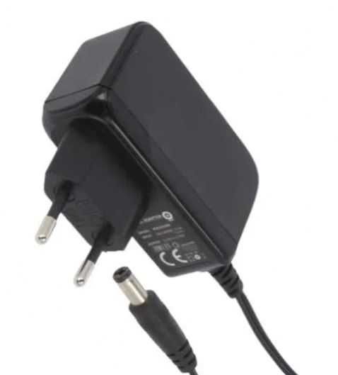 3xZasilacz LED wtyczka 12V 1,5A 18W wtyk:  5,5x2,5mm