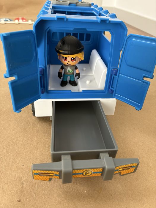 Brinquedo policia e ladrao pinypon
