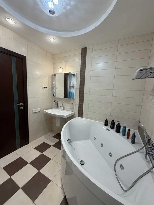 Продам 3 кімнатну квартиру 115 м2 ЖК Созидатель 1100$/m2 Центр Вигідно