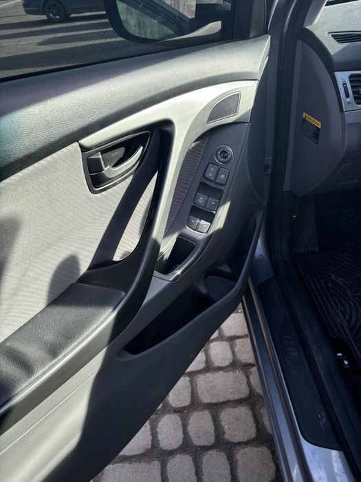 Оренда прокат авто машин Hyundai Elantra ЛЬВІВ та область