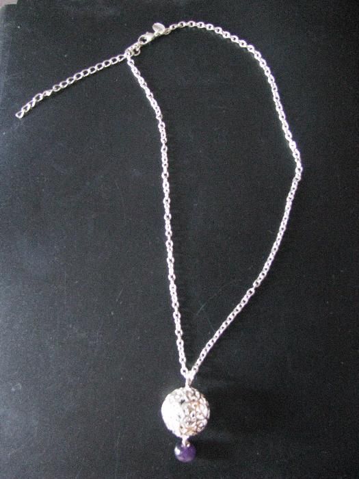 Продам цепь с кулоном.