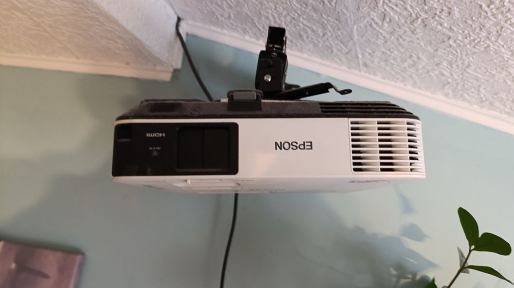 Projektor Epson HDMI