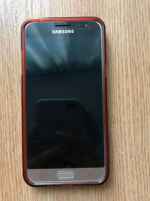 Продам  телефон.