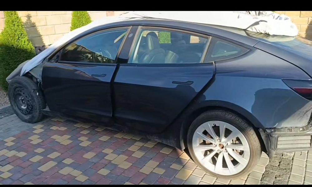 Дверь голая или в сборе на тесла 3. Цвет PMNG