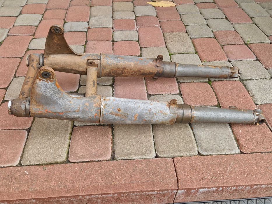 Продам передню вилку на мотоцикл М 72