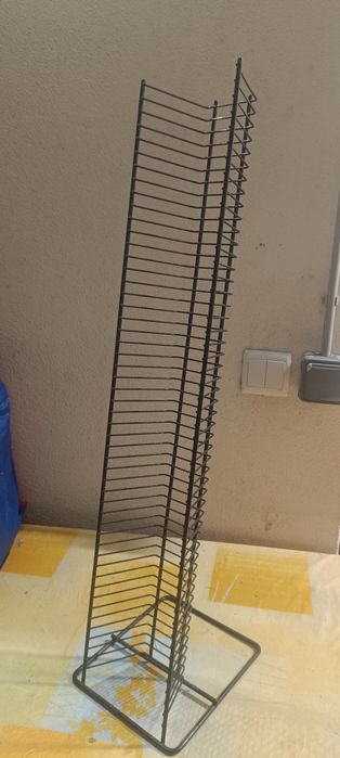 Suporte metálico para CD