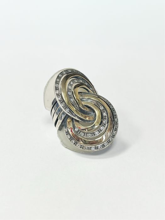 Anel em prata com pedras