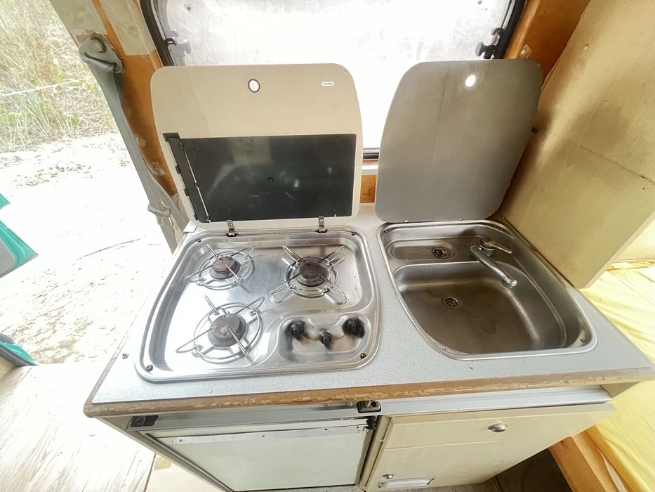 Autocaravana para colocar em espaco privado