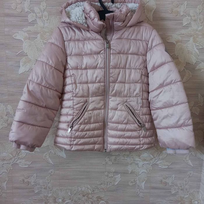 Куртки  для дівчинки.
