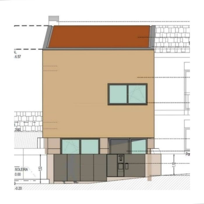 Ruína de casa térrea com projeto para moradia próximo ao GaiaShopping.
